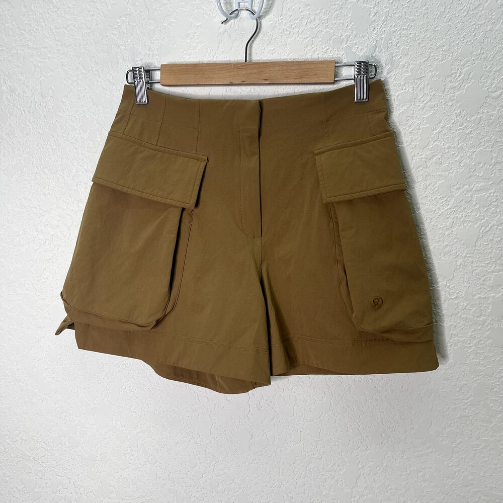 Lululemon Utilitech Relaxed Mid-Rise Cargo Short Womens Size 4 Brown